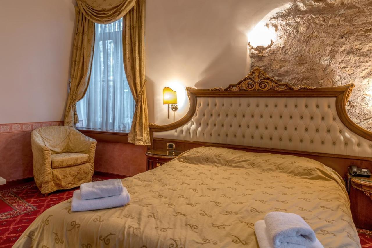Alexios Luxury Hotel 이오아니아 외부 사진